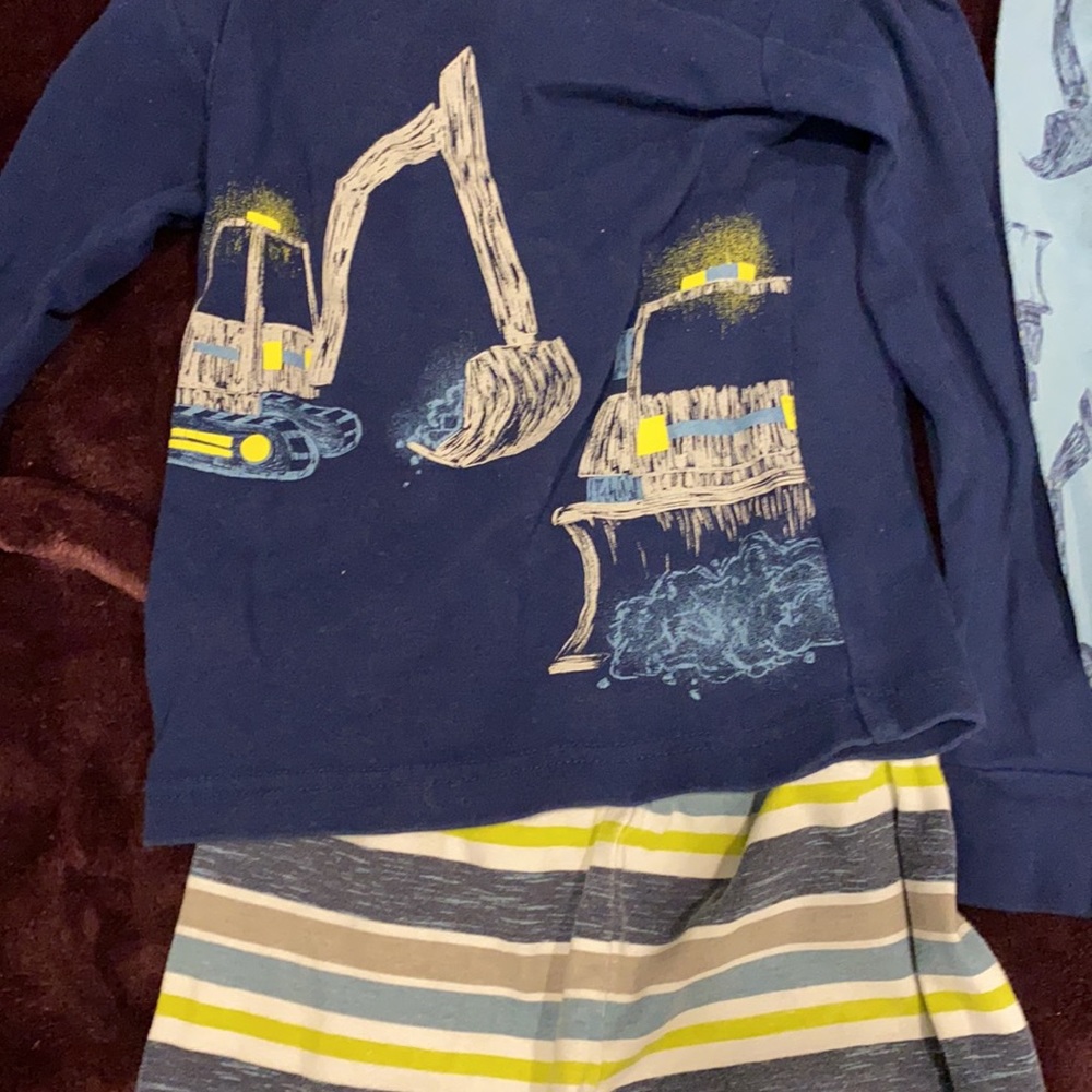 5T, Carter’s pj sets - Picture 2 of 12